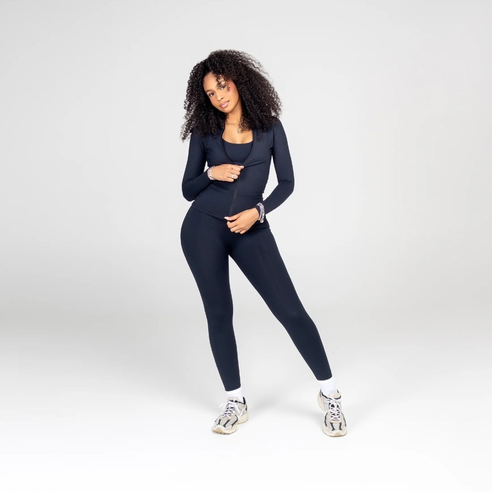 STRIPT hip zip, muscle tank, smooth capri SET